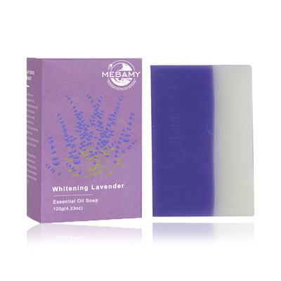 Purpurrote organische Gesichts-Seife, die Lavendel-Kokosnussöl-Körperpflege weiß wird